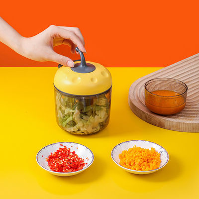 ミニ 食品 粉砕 機械 ステンレス 鋼 の 刃 を 用い て 野菜 を 簡単に 粉砕 する