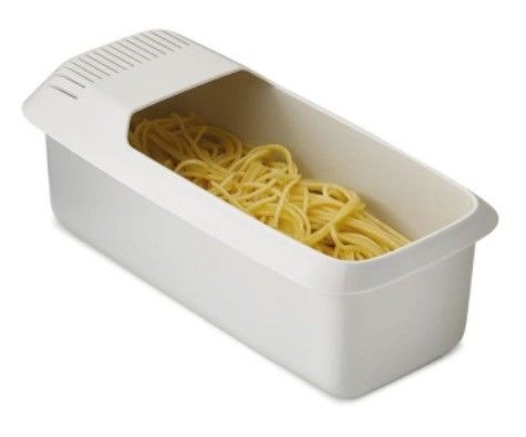 スパゲッティヌードル を ストレイン する ため の 便利 な 微波 調理 パスタ 鍋