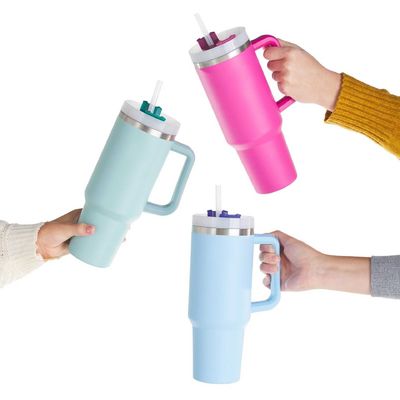 アメリカンスタイルのカスタムパターン 40oz トンブル 蓋柄とストローステンレスステール真空隔熱カップ