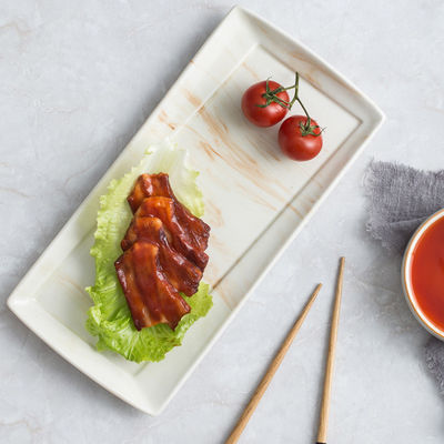 ベージュ色ポルセラン皿セットの料理皿