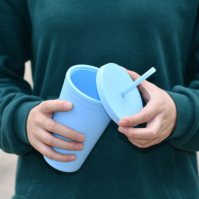 再利用可能なプラスチックAS PP タムラー ストローと蓋付き カスタムロゴの水カップ