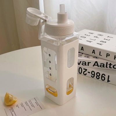 ジム用 立体ステッカー付きのカワイイ水瓶 700ml/900ml プラスチック旅行用ミルク ポータブル
