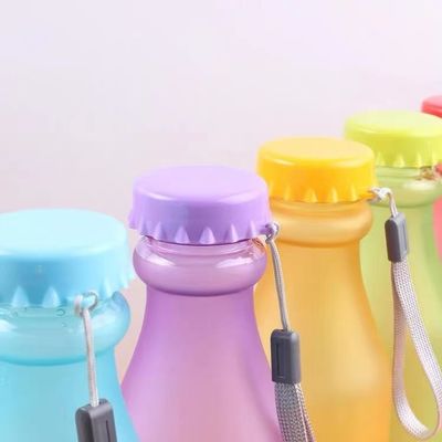 壊れない 550ml BPAフリー水瓶 スクール子供のためのキャンディー色 6.8x20cm