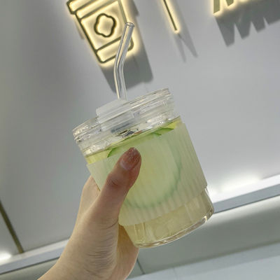 コーヒーカップ 持ち運び可能な女性 付き添い 冷たいミルク お茶グラス ハンドルとストロー蓋付き
