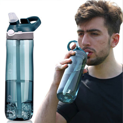 アクセサリー 蓋付き アウトドアジム スポーツ 水瓶 ストローとBPAフリープラスチック
