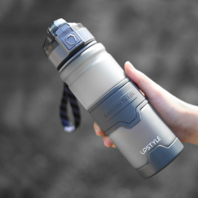 運動用水瓶 BPA 無料で耐久性のあるデザイン