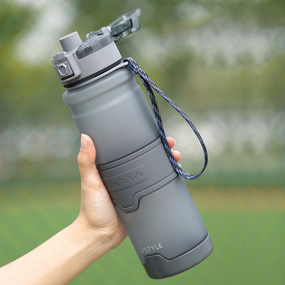 運動用水瓶 BPA 無料で耐久性のあるデザイン