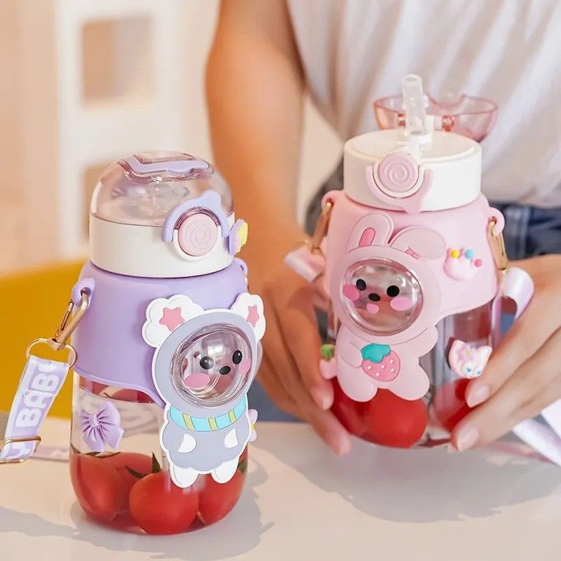 子供の水瓶 漫画 ステキなプラスチックカップ ストロータイプ ポータブルデザイン